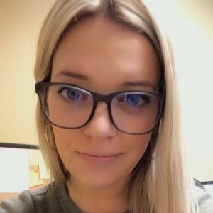 Meet your Posher, Staci